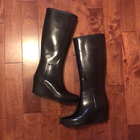 Hunter Shoes - Hunter Wedge Rain Boots 🖤
